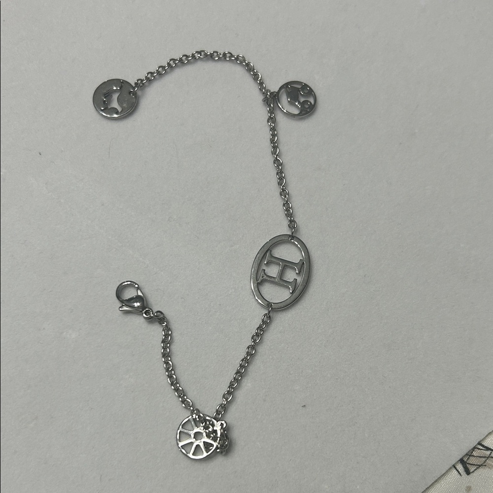 Elegant Chain Bracelet